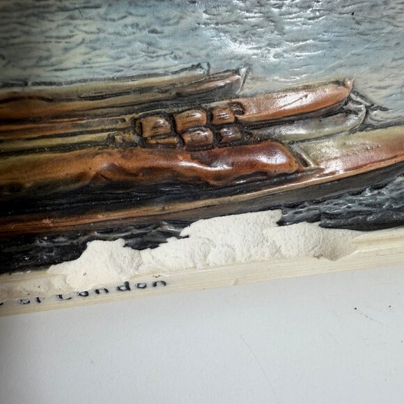 Bossons Ivorex 3D Wall Plaque TOWER OF LONDON Hand Painted 11" X 7" FLAW - Picture 6 of 8